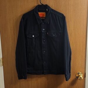 Black Levi's denim jacket in size Large